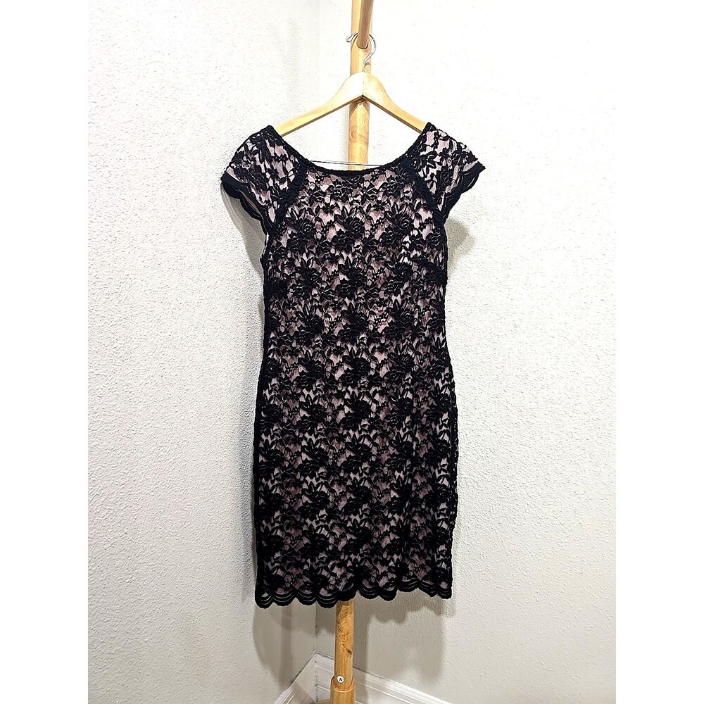 Black Lace Overlay Pink Cocktail Dress Sz 12 Stretch Cap Sleeve Whimsigoth Party